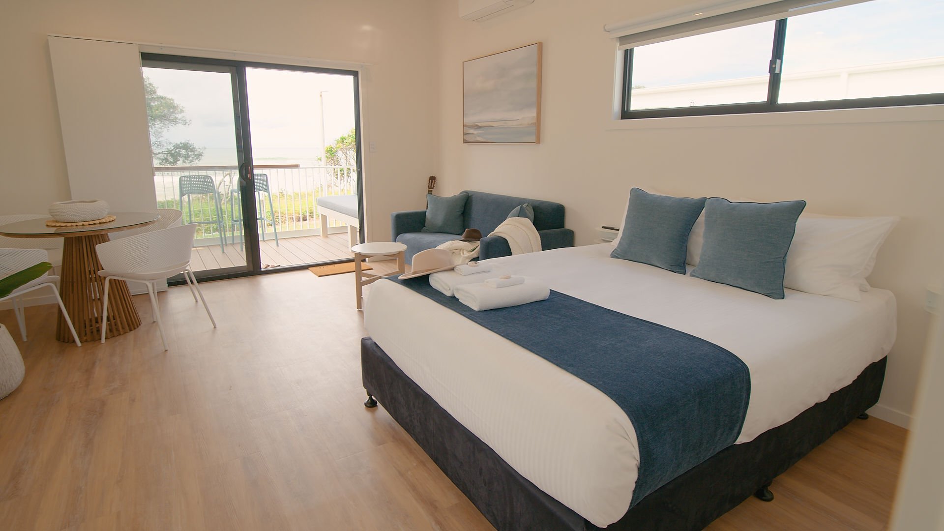 GreyNomadRoom8